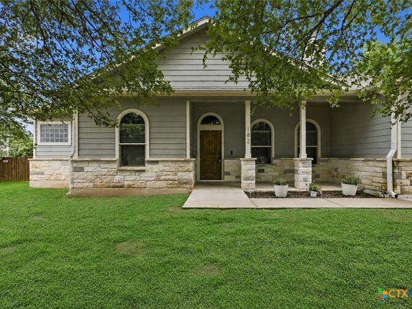 182 Waipahoehoe Drive, Bastrop, TX 78602