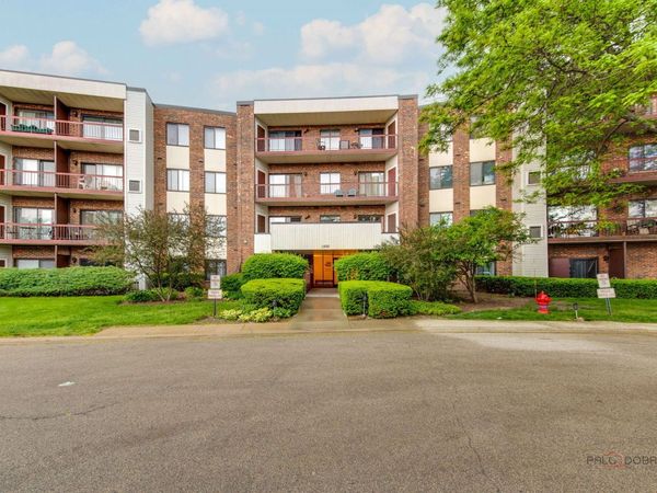 1500 Harbour Drive, Unit 4Q, Wheeling, IL 60090