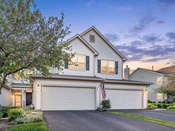 517 Heritage Court, Unit 517, St. Charles, IL 60175