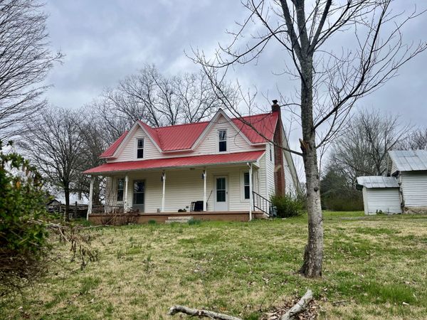 15 Sloan Branch Rd, Pleasant Shade, TN 37145