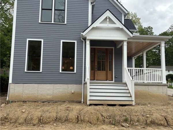 295 S Franklin Street , Chagrin Falls, OH 44022