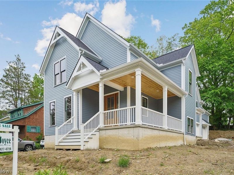 295 S Franklin Street, Chagrin Falls, OH 44022 Photo 2