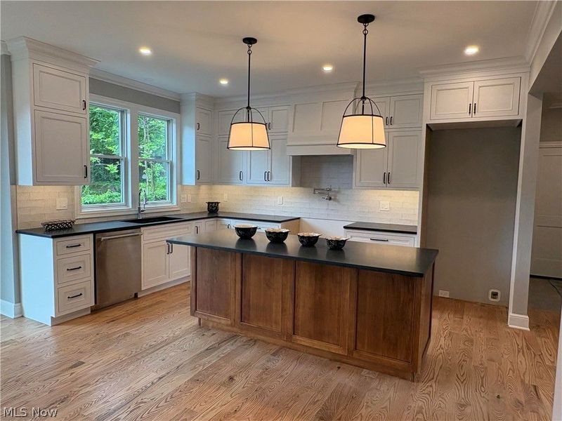 295 S Franklin Street, Chagrin Falls, OH 44022 Photo 7