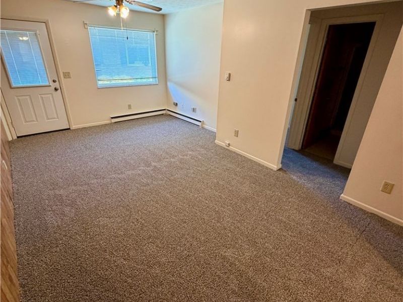 180 Ohio Avenue , Unit 9, Salem, OH 44460 Photo 2