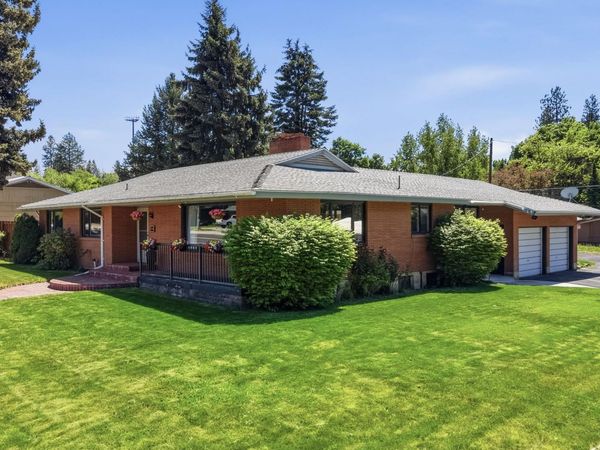 704 E Crawford Ave, Deer Park, WA 99006