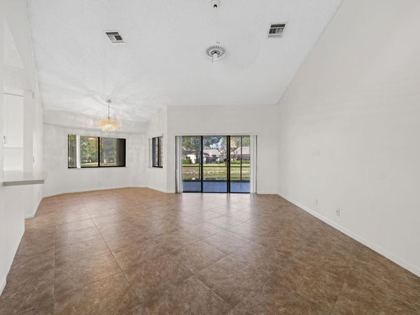 9415 Chelsea Drive N, Plantation, FL 33324