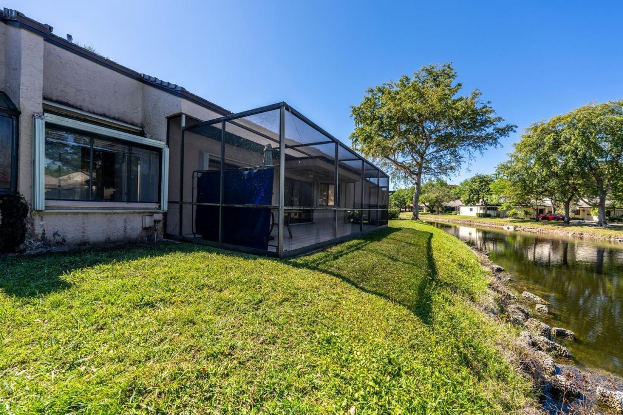 9415 Chelsea Drive N, Plantation, FL 33324 Photo