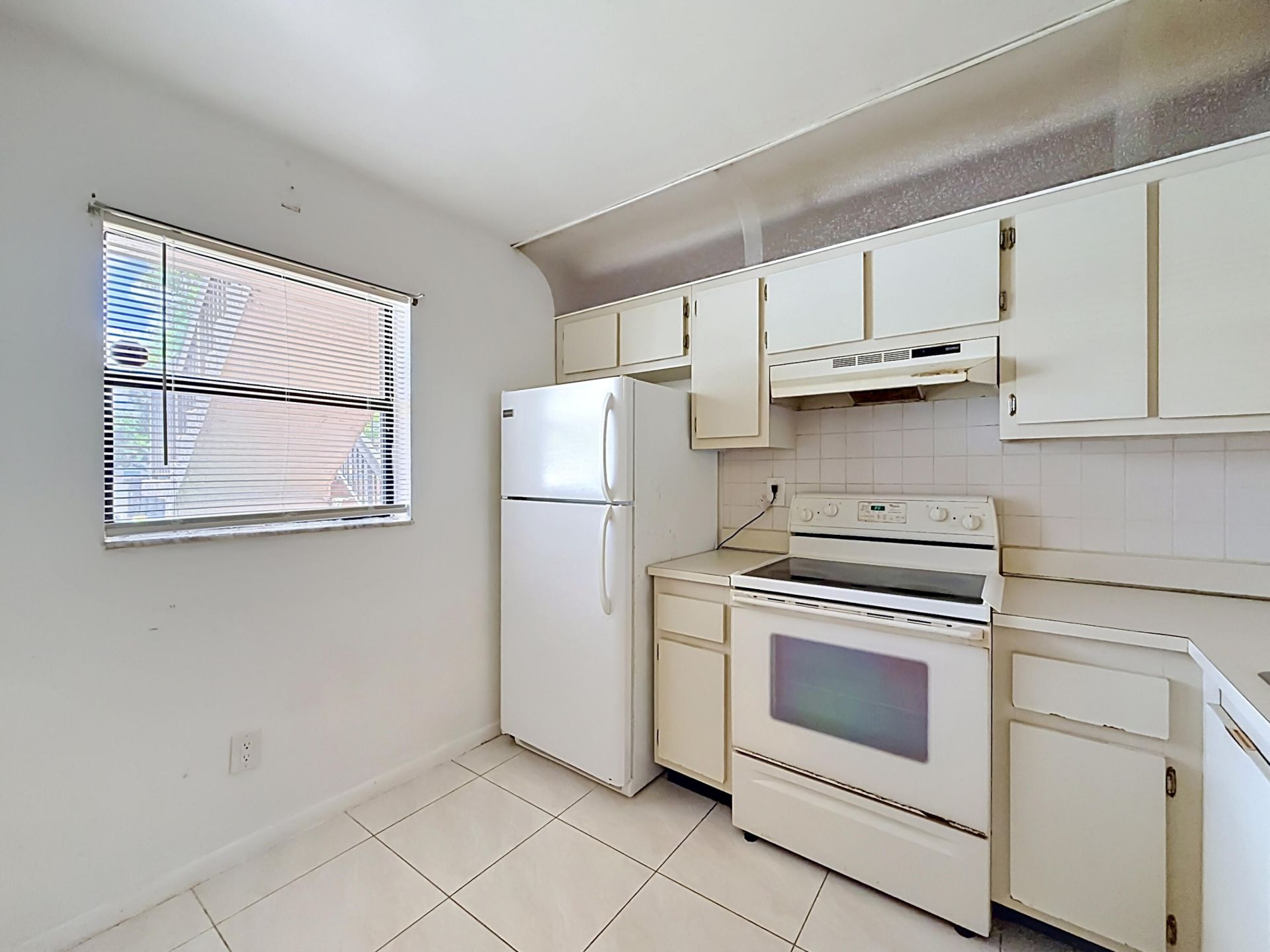 1065 NW 106th Terrace, Unit 102, Pembroke Pines, FL 33026 Photo