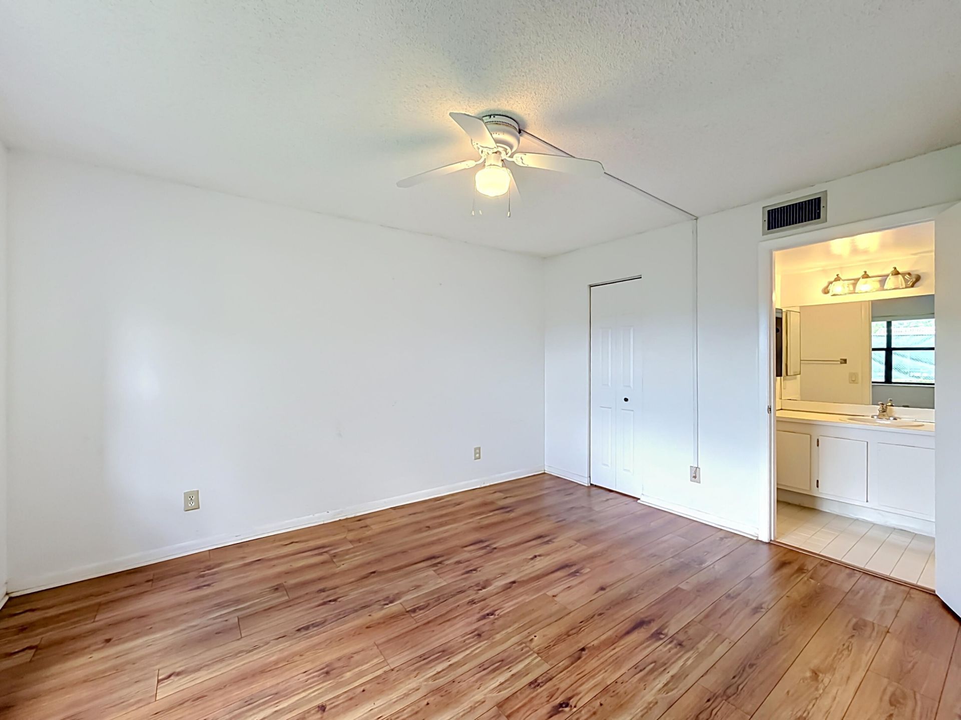 1065 NW 106th Terrace, Unit 102, Pembroke Pines, FL 33026 Photo