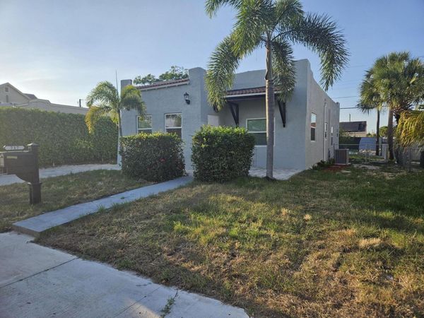 717 Selkirk Street, West Palm Beach, FL 33405