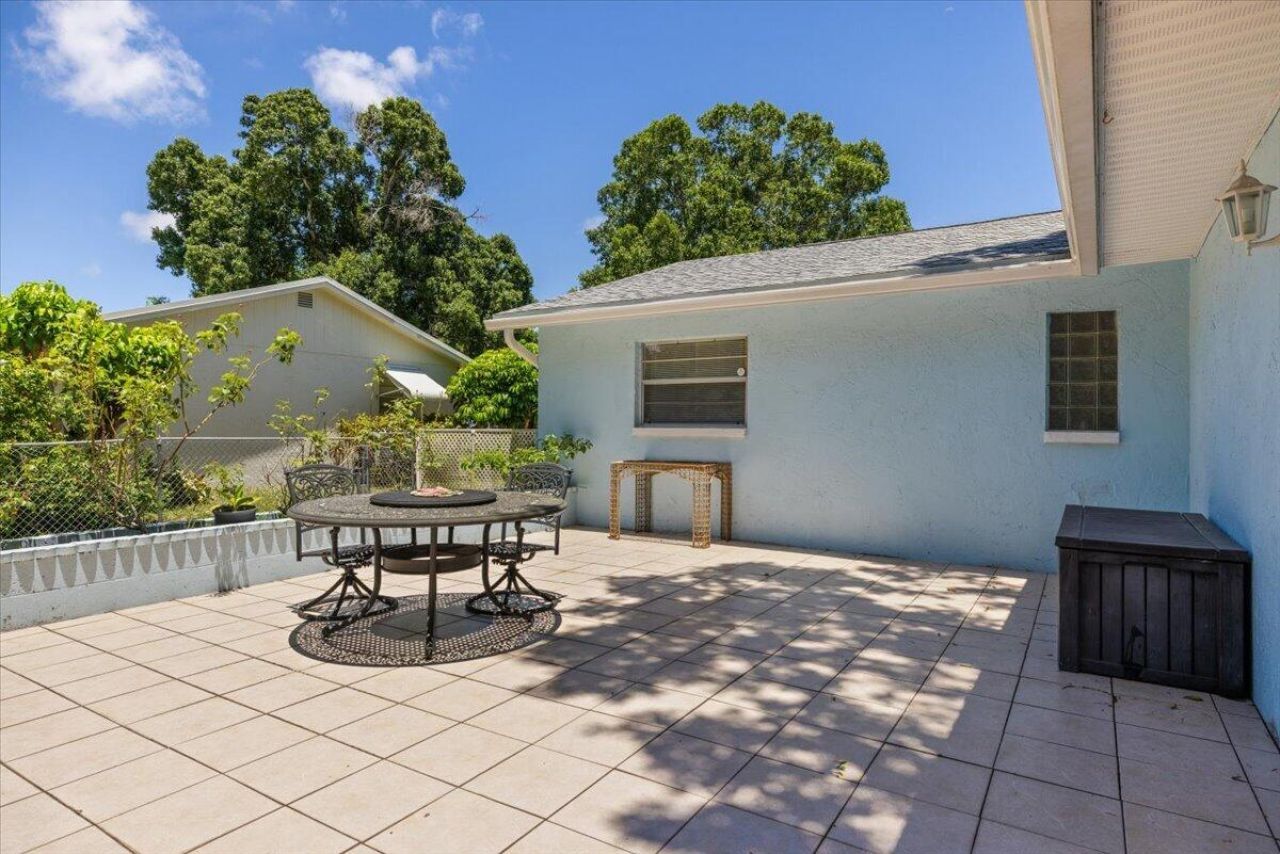 1735 40th Avenue, Vero Beach, FL 32960 Photo