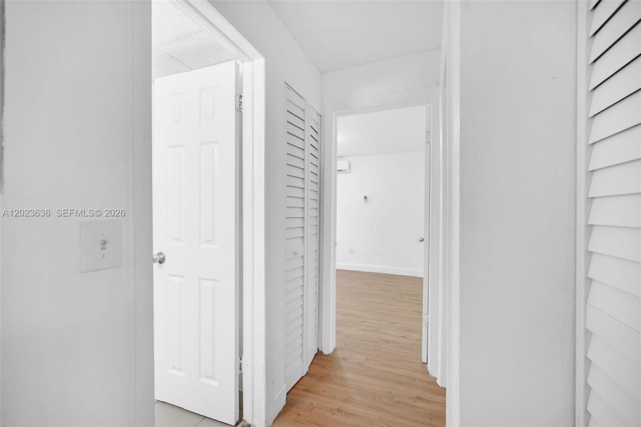 641 NW 2nd St , Miami, FL 33128 Photo