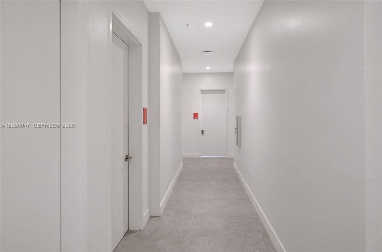 21290 Biscayne , Unit 306, Aventura, FL 33180 Photo