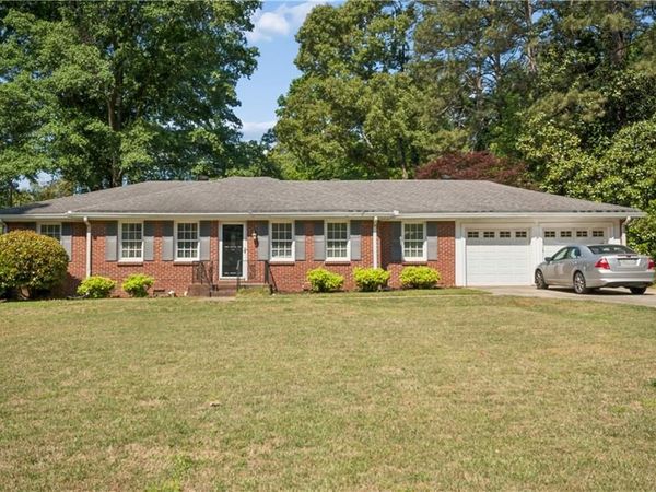 240 Gilbert Road , Fayetteville, GA 30214