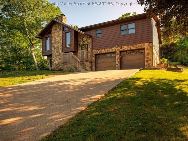 2 Deer Run, Hurricane, WV 25526
