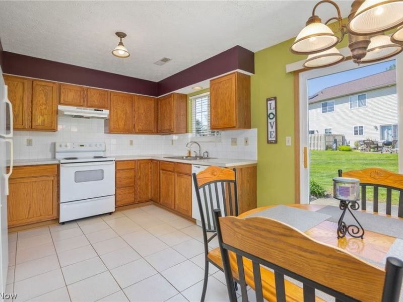 808 Doty Drive , Wadsworth, OH 44281 Photo 11
