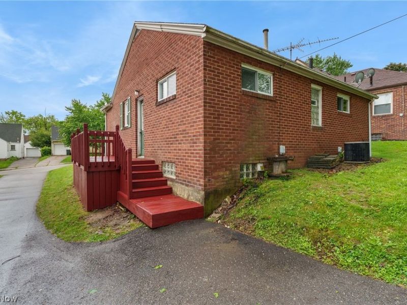 1307 23rd Street NE, Canton, OH 44714 Photo 3