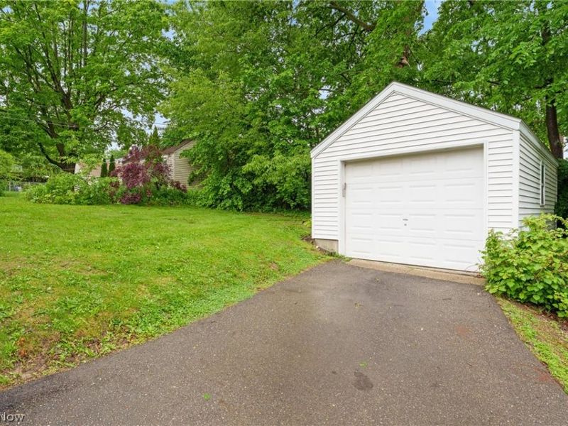 1307 23rd Street NE, Canton, OH 44714 Photo 5