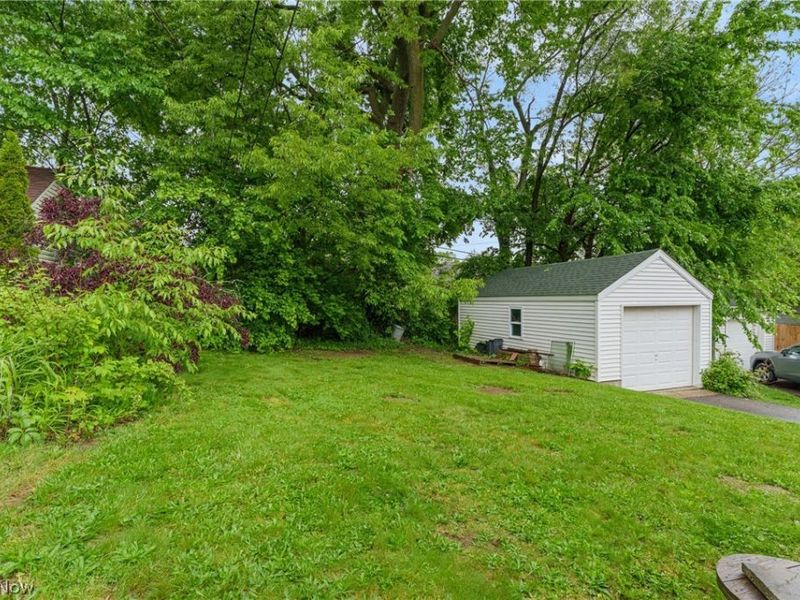 1307 23rd Street NE, Canton, OH 44714 Photo 6