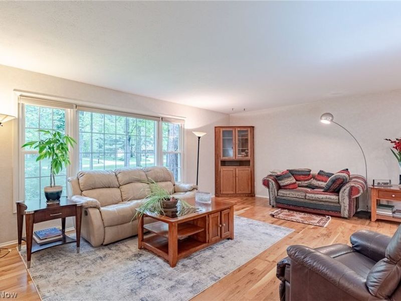 6424 Creekside Trail, Solon, OH 44139 Photo 4