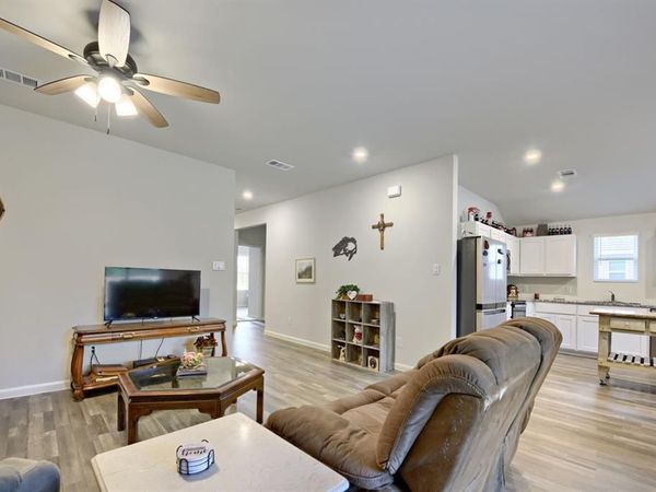 420 Jameson Street, Springtown, TX 76082