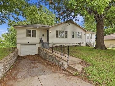 2501 Oakley Avenue, Kansas City, MO 64127