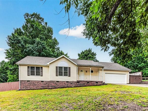 3661 Libertys Run Drive , Sophia, NC 27350