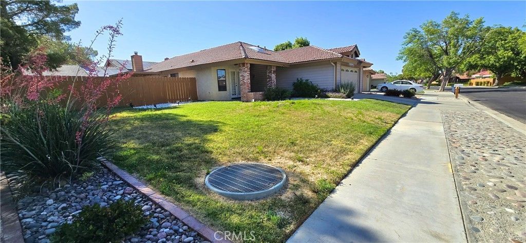 1101 N Heritage Drive, Ridgecrest, CA 93555 Main Photo