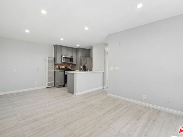 852 N Bunker Hill Avenue, Unit 105, Los Angeles, CA 90012