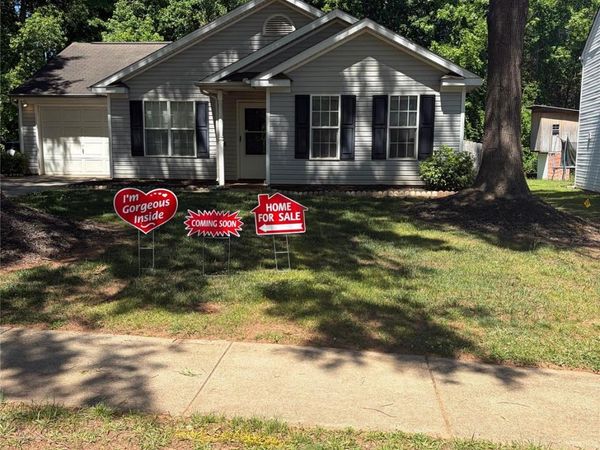 8019 shiny Meadow Lane, Charlotte, NC 28215