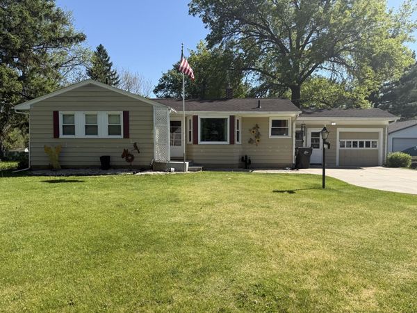 2530 White Oaks Drive, Beloit, WI 53511