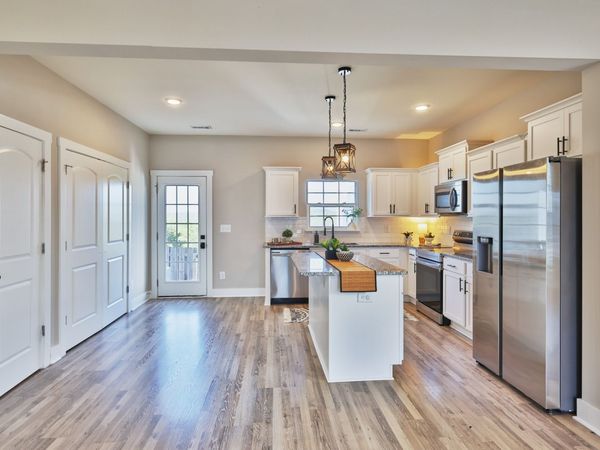 140 Dry Creek Commons Dr, Goodlettsville, TN 37072