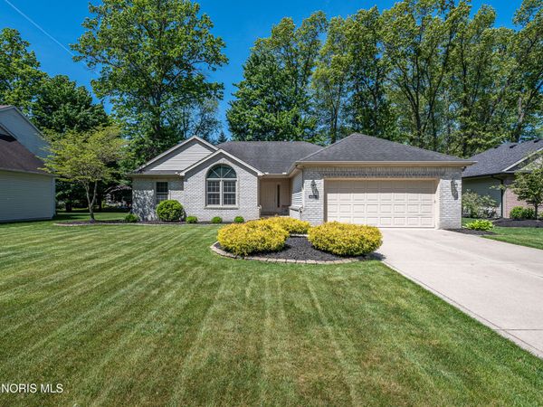 626 Whisperwood Parkway , Holland, OH 43528