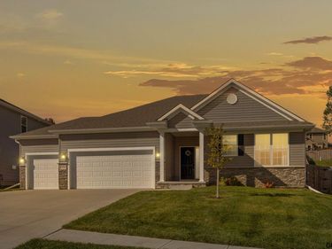 7358 S 185 Street , Omaha, NE 68136