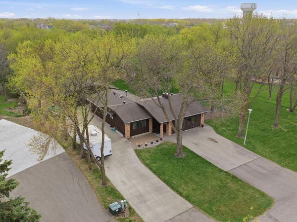 3826 Kensington Drive , West Fargo, ND 58078