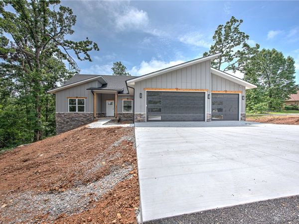 2 Grier Lane , Bella Vista, AR 72715
