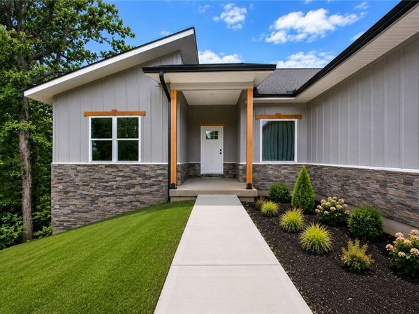 2 Grier Lane, Bella Vista, AR 72715