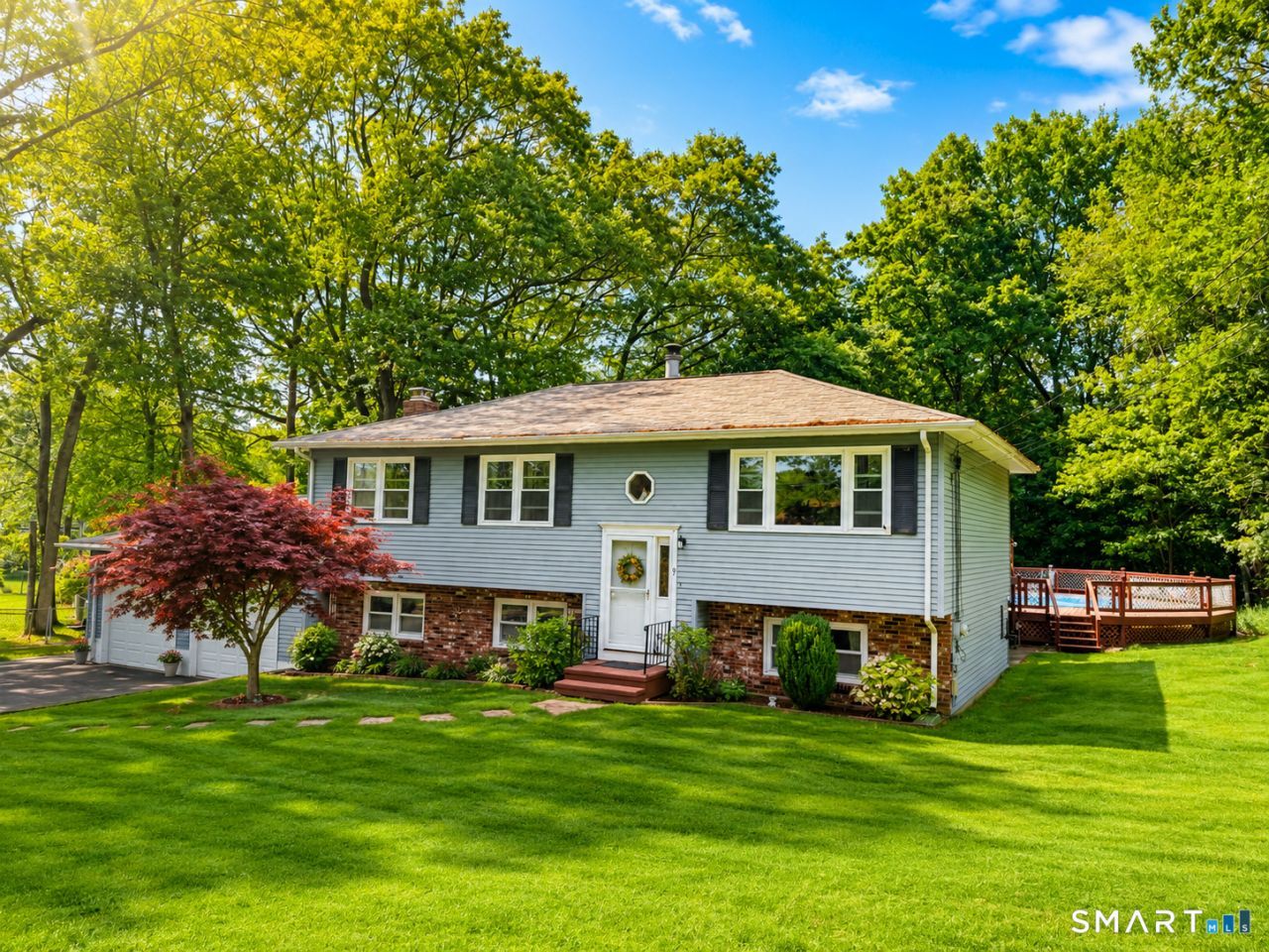 9 Garry, East Haven, CT 06513 Main Photo