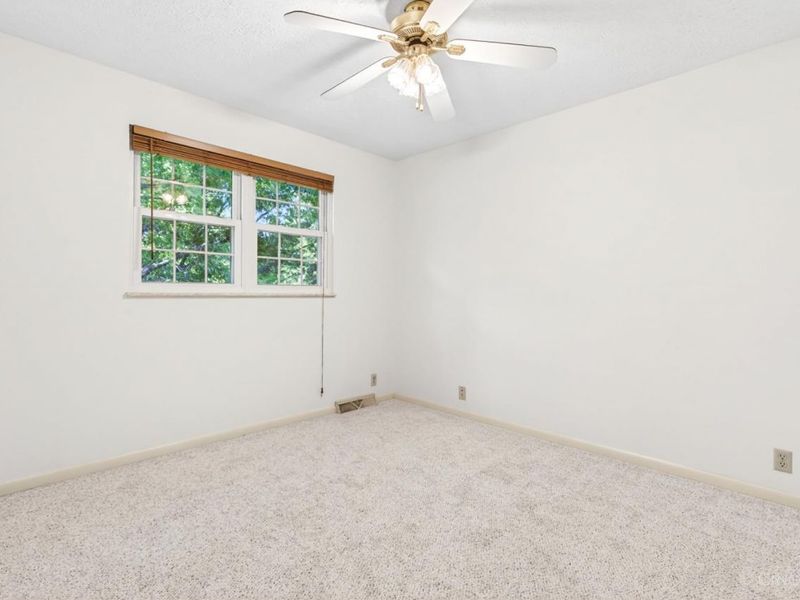 3999 Philnoll Drive, Cincinnati, OH 45247 Photo 21