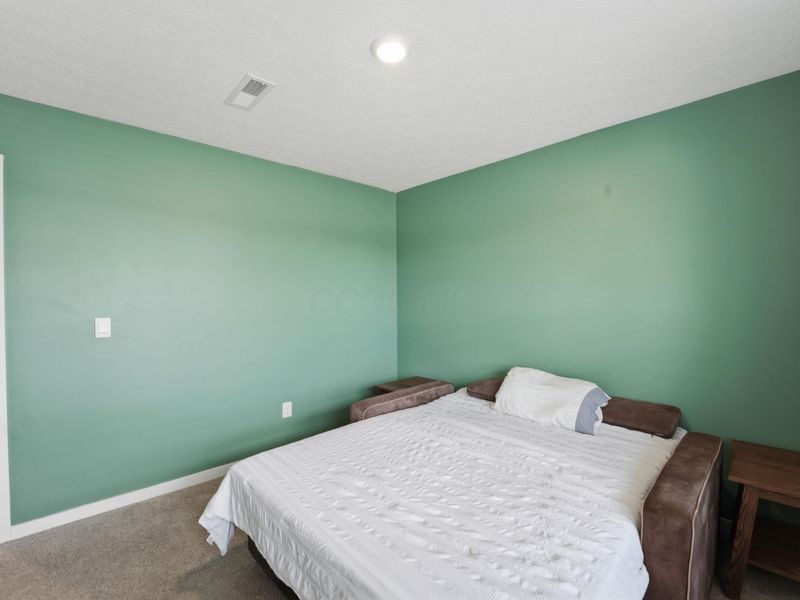 5880 Annaberg Drive, Columbus, OH 43232 Photo 4