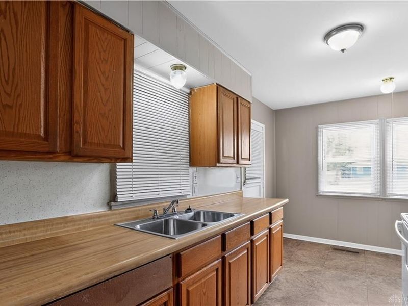 2217 S Hadley Road, Springfield, OH 45505 Photo 17