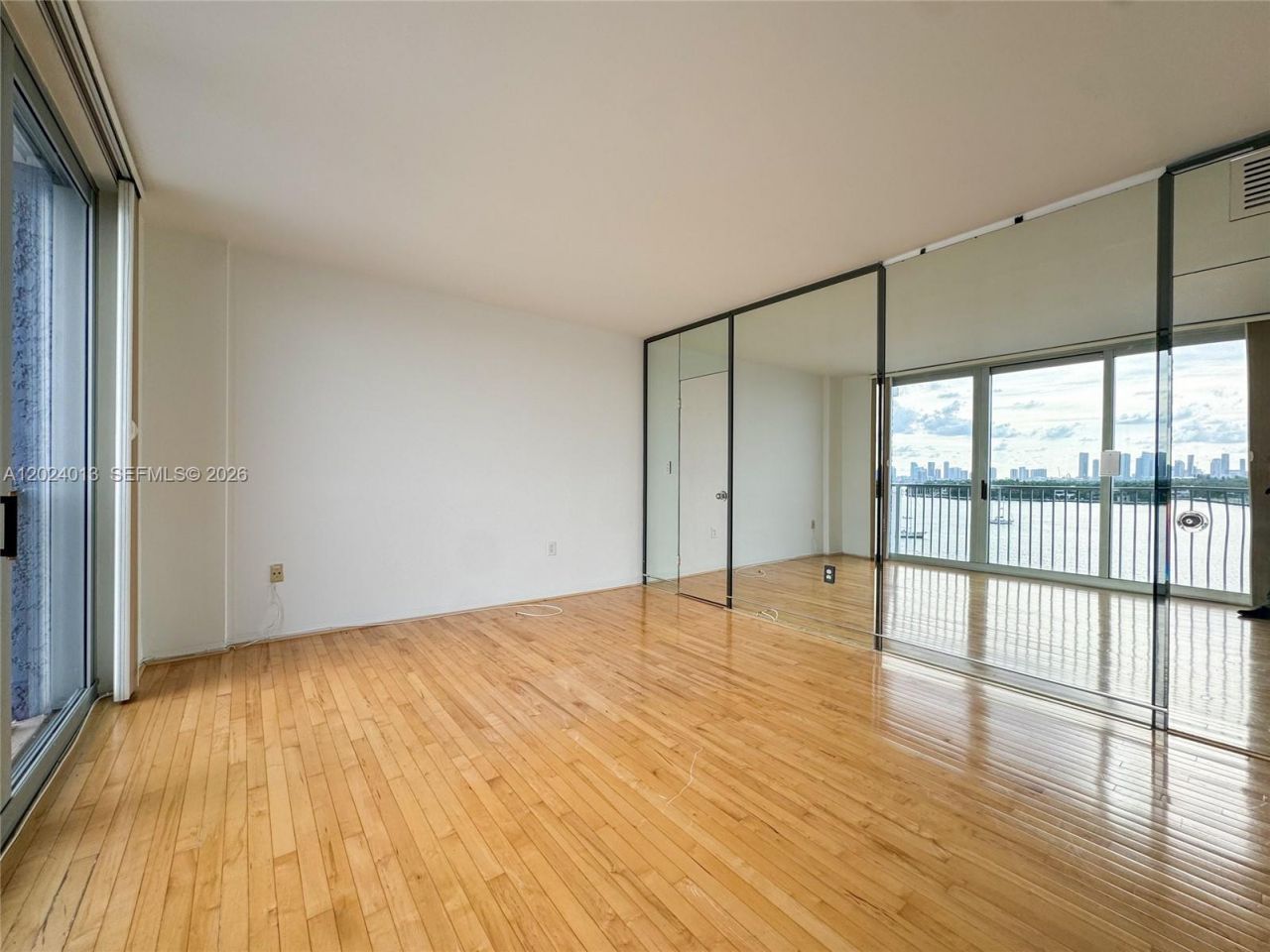 800 West Ave , Unit 823, Miami Beach, FL 33139 Photo