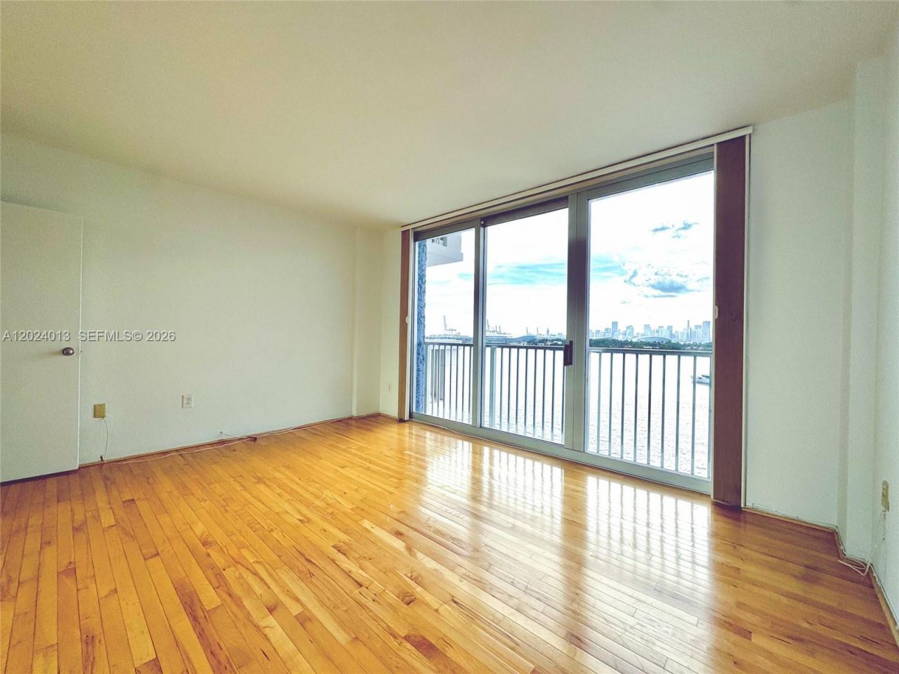 800 West Ave , Unit 823, Miami Beach, FL 33139 Photo