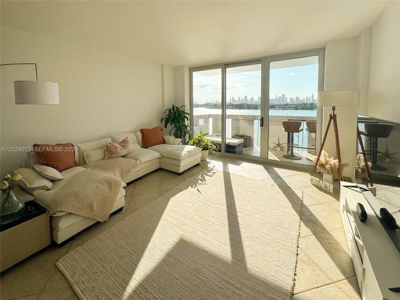 800 West Ave , Unit 823, Miami Beach, FL 33139 Photo