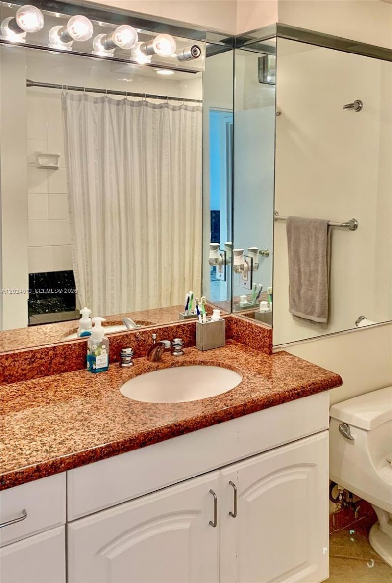 800 West Ave , Unit 823, Miami Beach, FL 33139 Photo