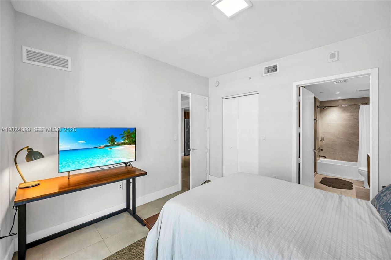 488 NE 18th St, Unit 2011, Miami, FL 33132 Photo