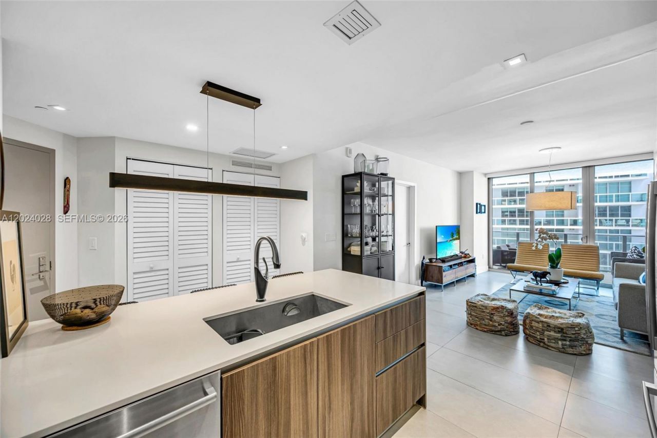 488 NE 18th St, Unit 2011, Miami, FL 33132 Photo