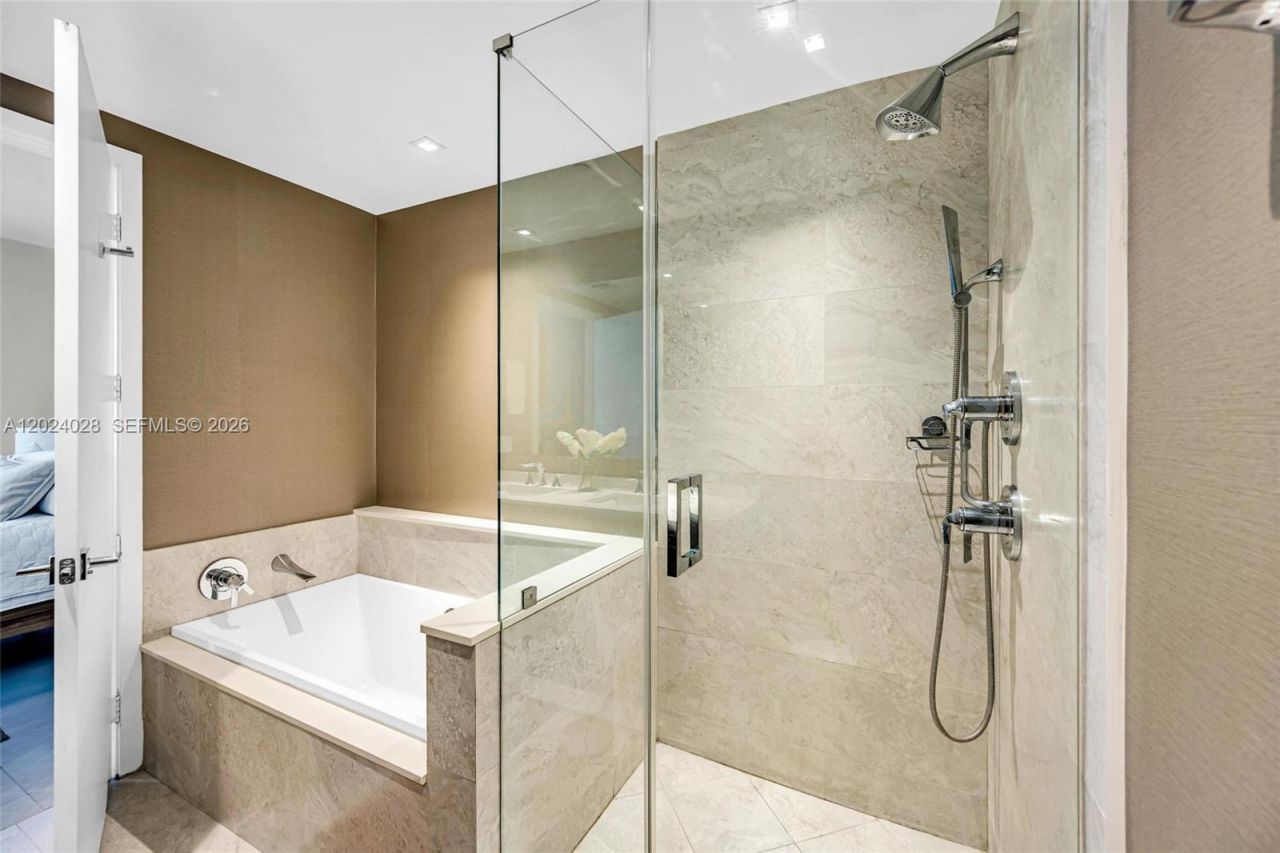 488 NE 18th St, Unit 2011, Miami, FL 33132 Photo
