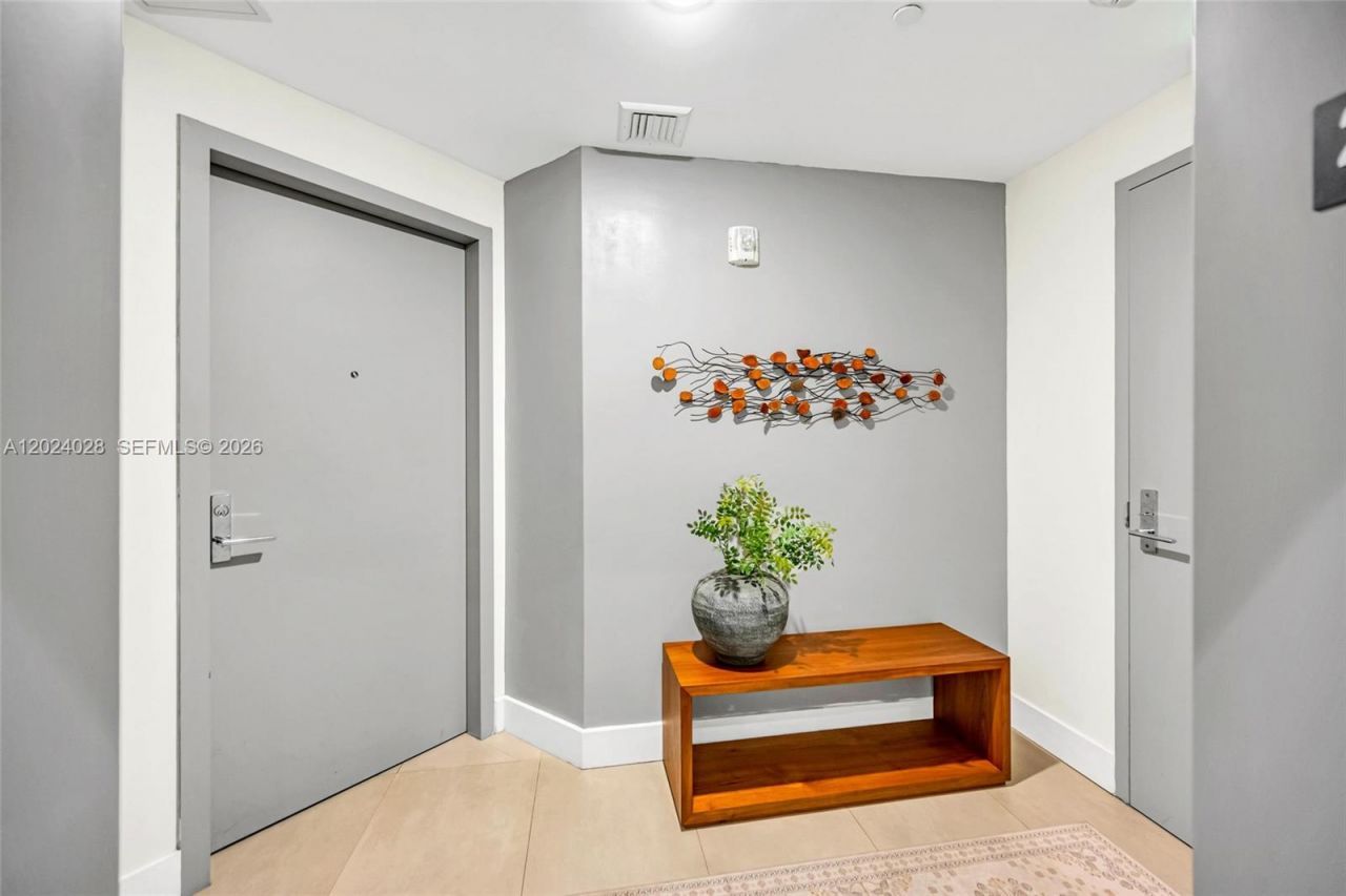 488 NE 18th St, Unit 2011, Miami, FL 33132 Photo