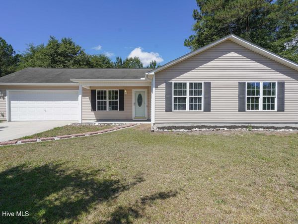 102 Ashbury Park Lane , Richlands, NC 28574